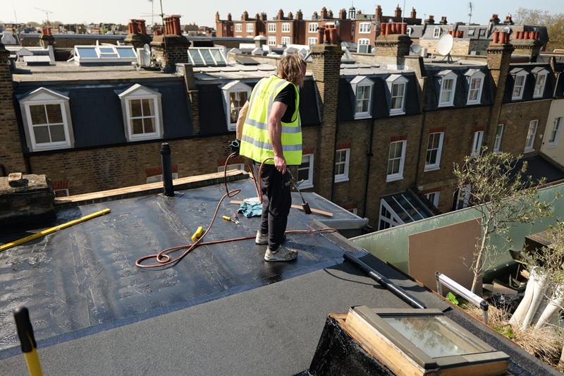 How Long Does EPDM Roofing Last? What Homeowners Should Expect